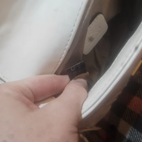 Gucci White GG Marmont Quilted Shoulder Bag - Picture 12 of 14